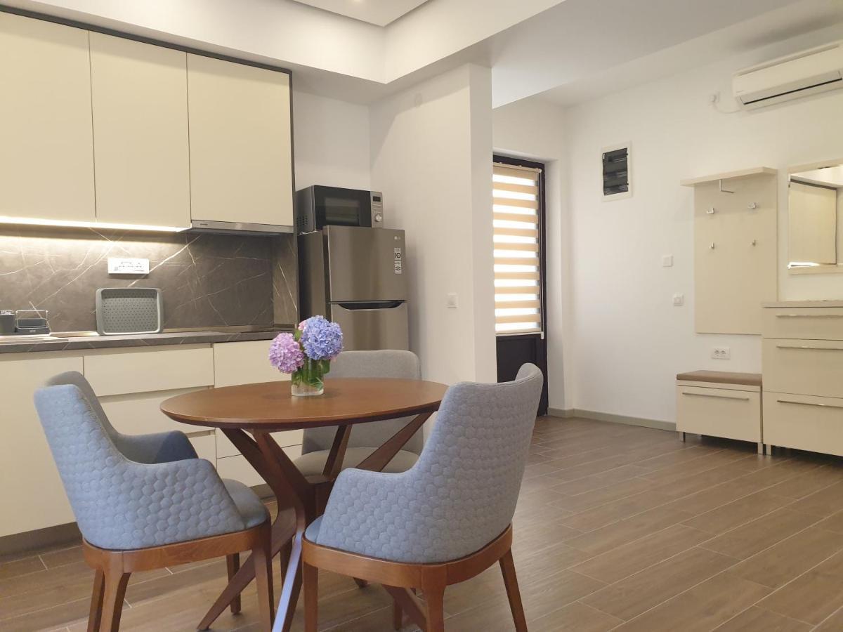Center W Apartment *