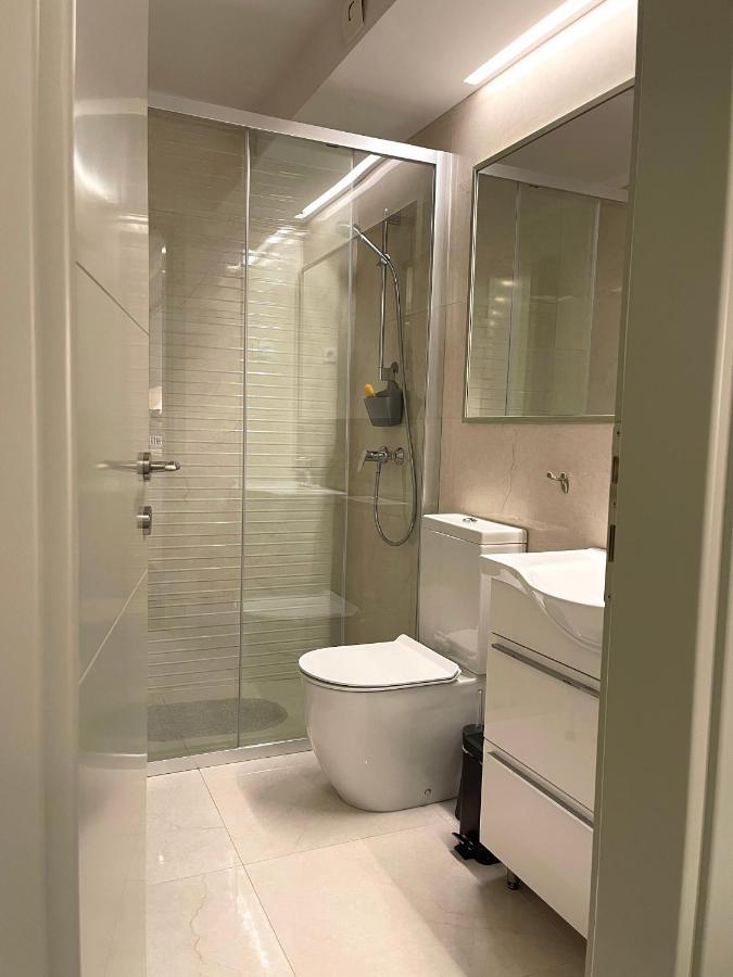 Center W Apartment